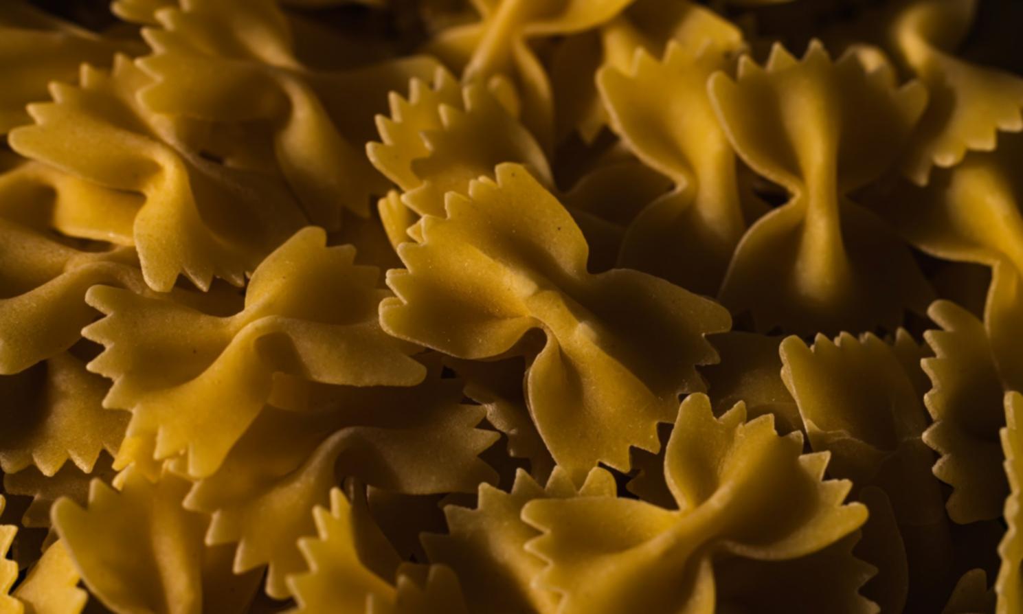 Команда за роботою в кулінарній студії